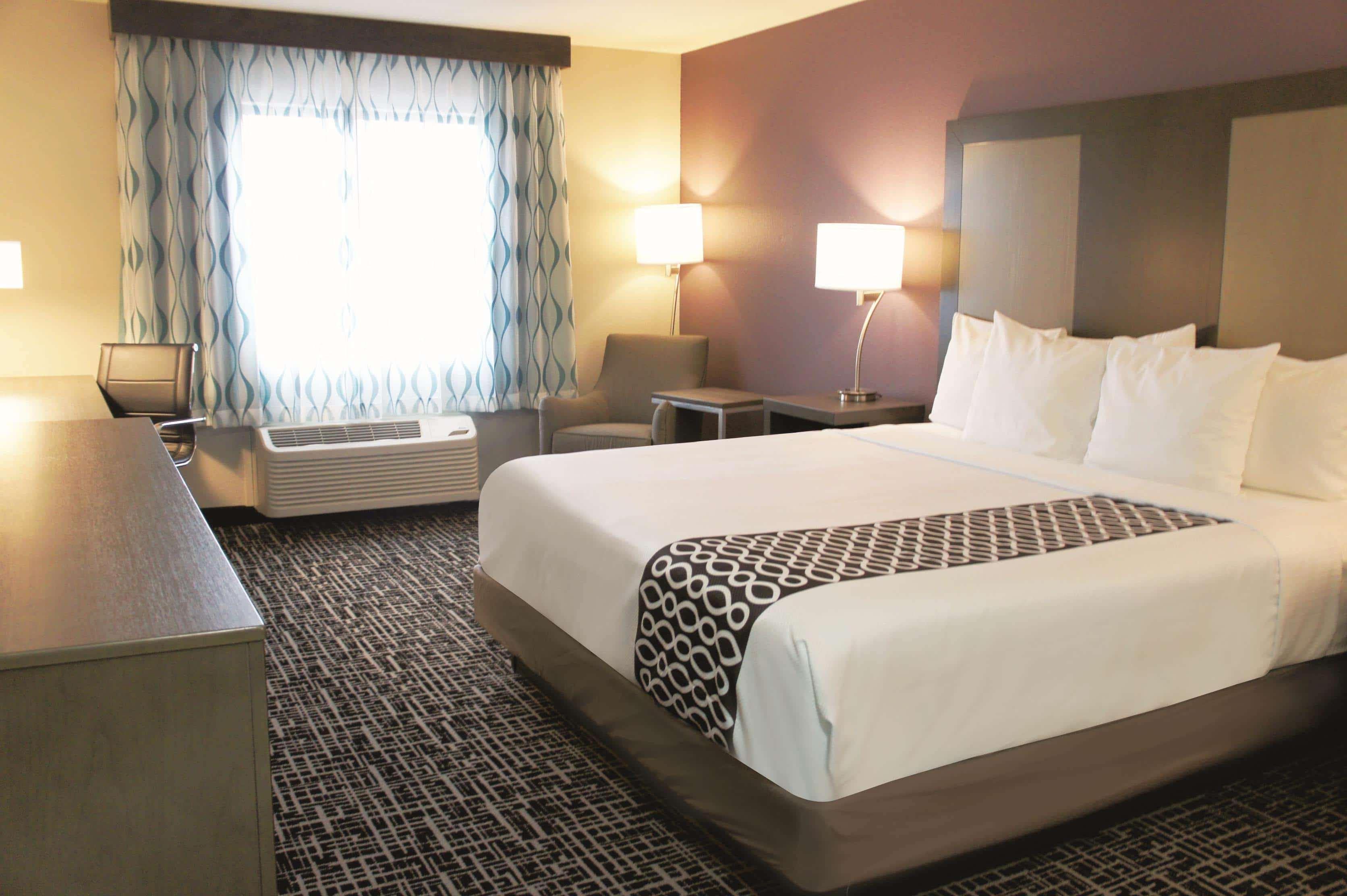 Hotel La Quinta By Wyndham Wichita Airport Extérieur photo
