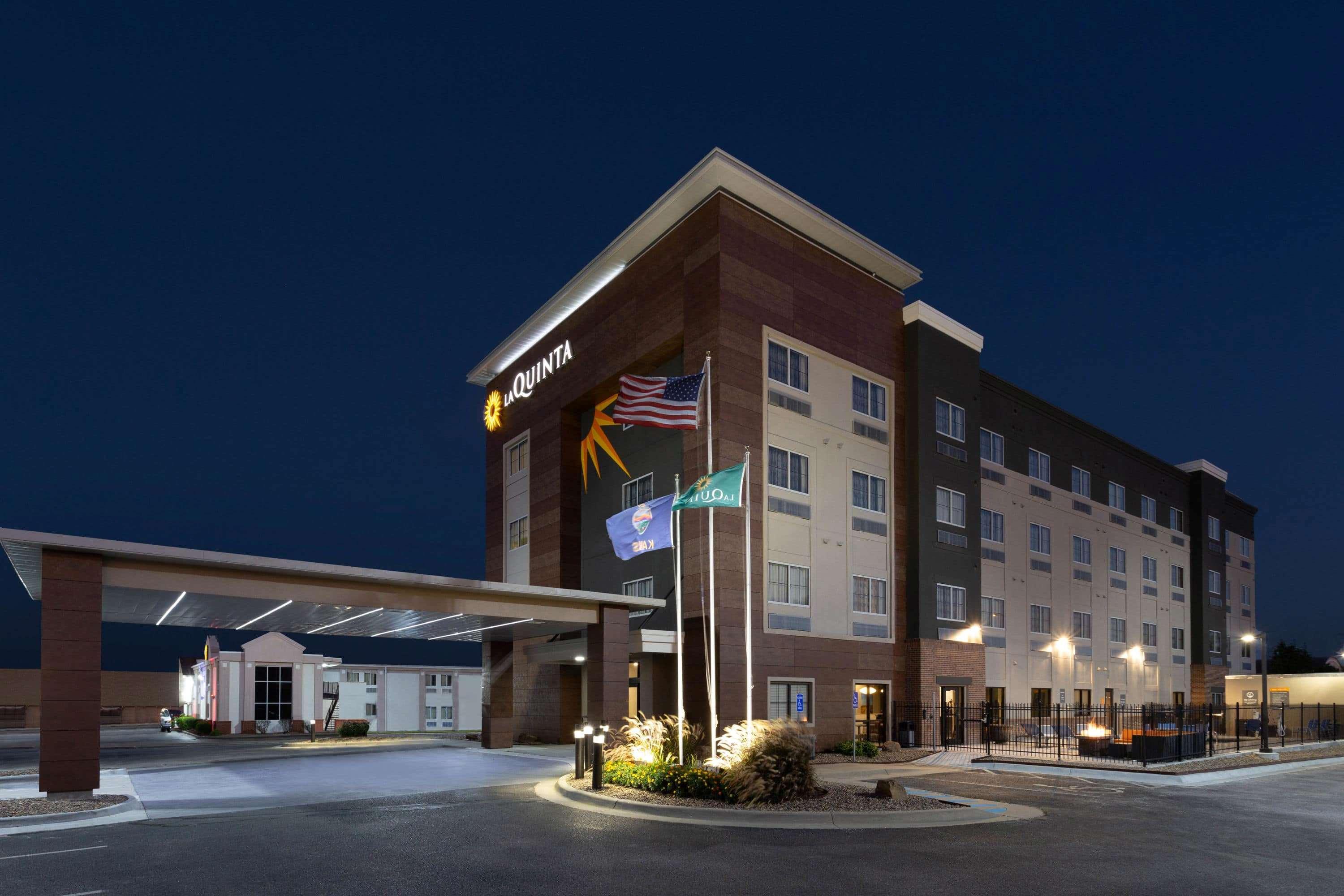 Hotel La Quinta By Wyndham Wichita Airport Extérieur photo