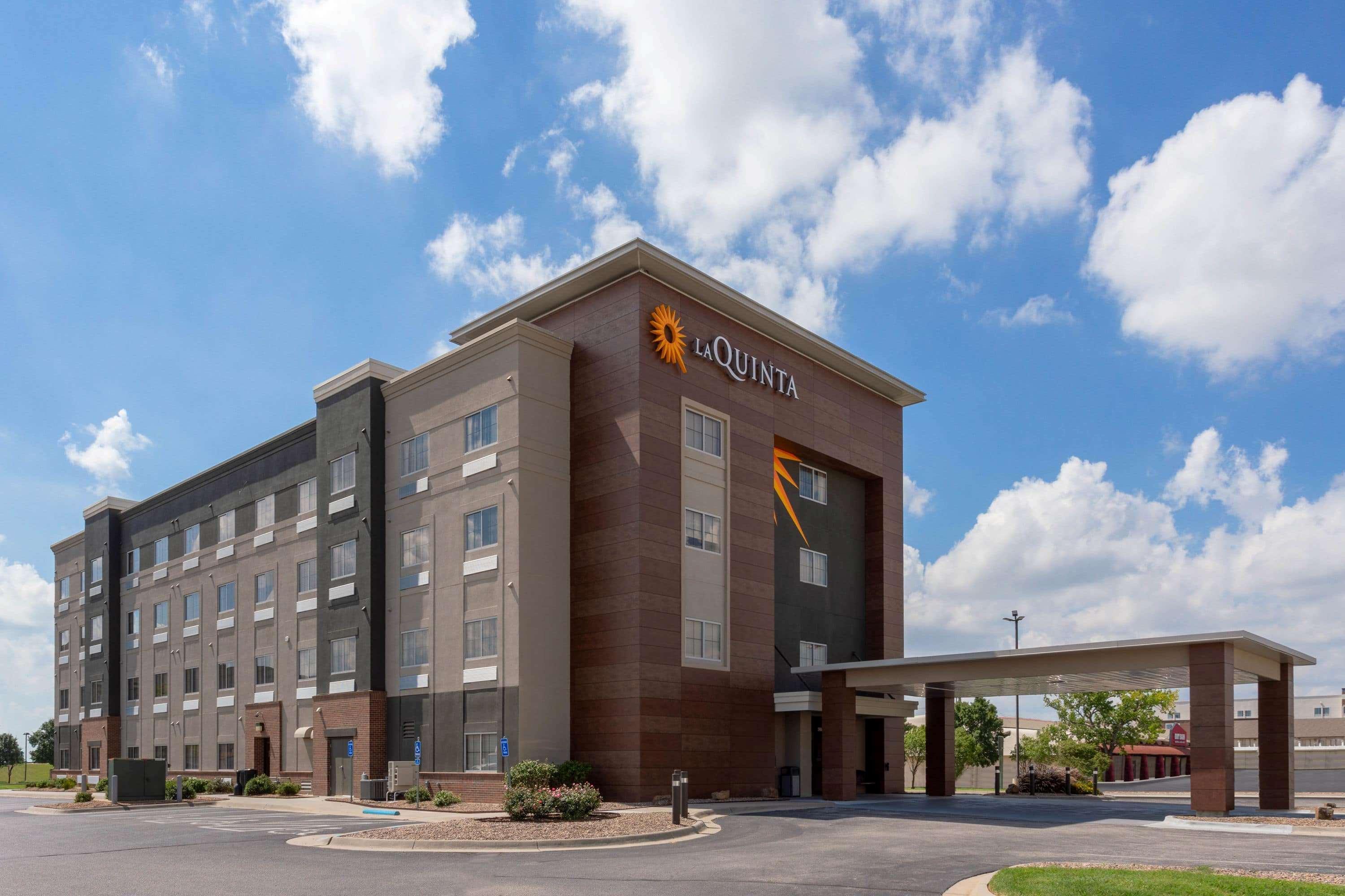 Hotel La Quinta By Wyndham Wichita Airport Extérieur photo