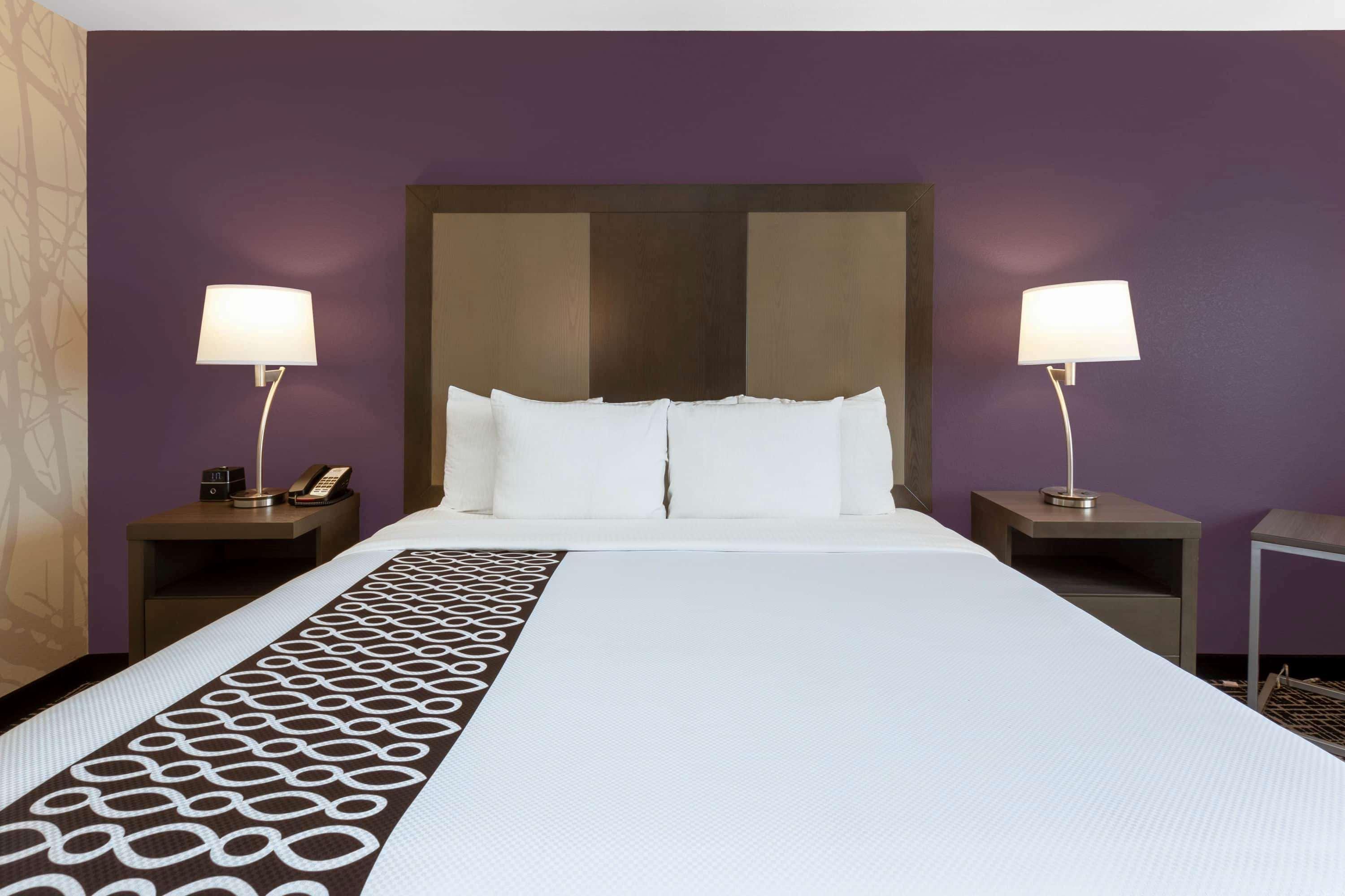 Hotel La Quinta By Wyndham Wichita Airport Extérieur photo