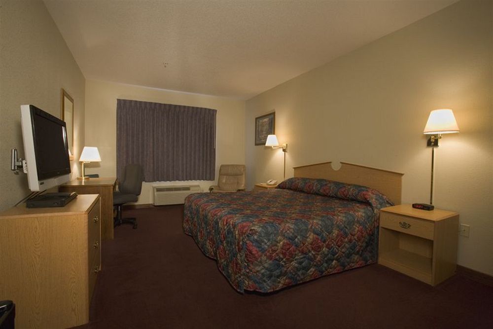 Hotel La Quinta By Wyndham Wichita Airport Extérieur photo