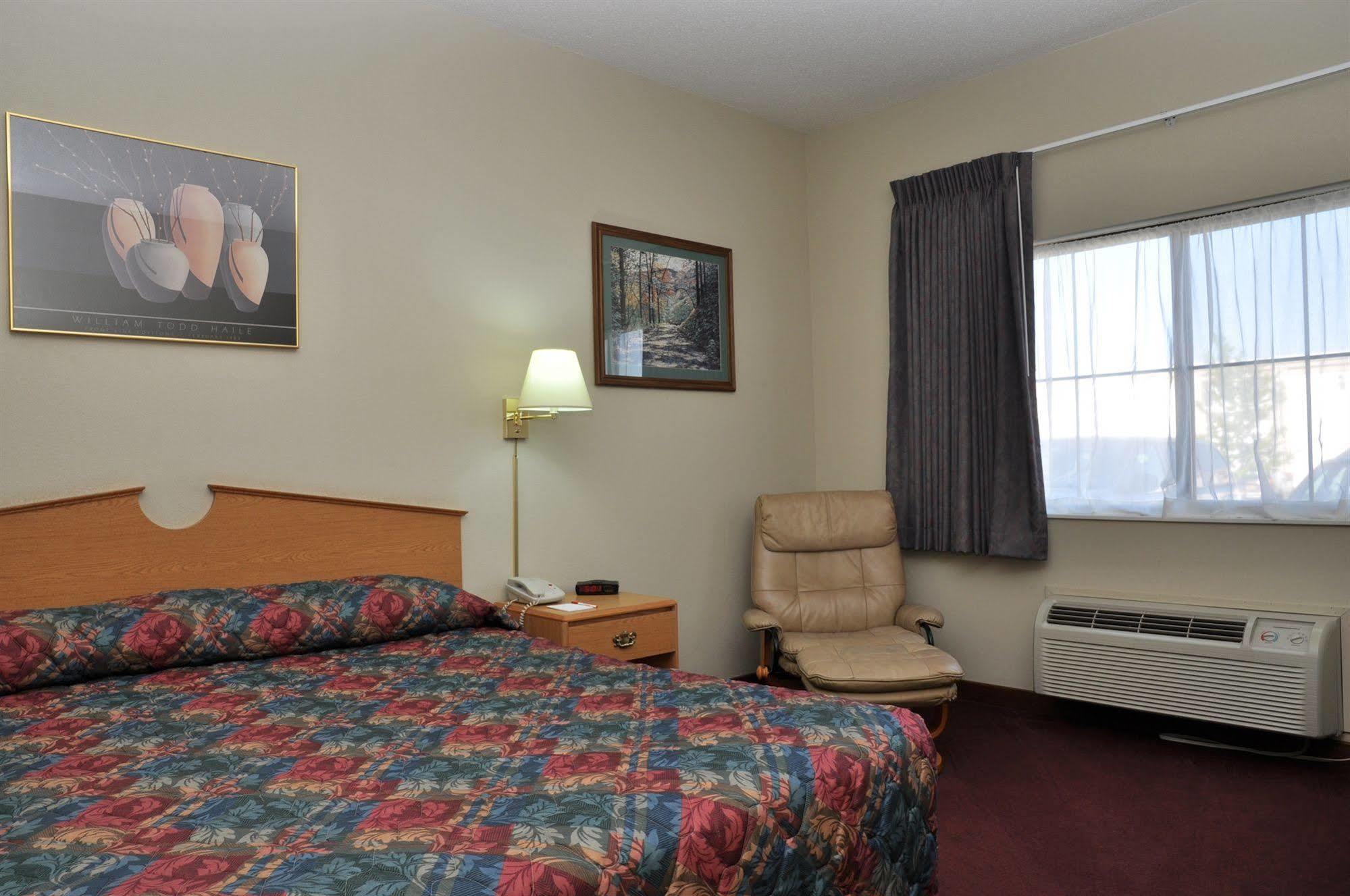 Hotel La Quinta By Wyndham Wichita Airport Extérieur photo